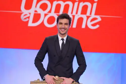 Uomini e donne, il nuovo tronista Andrea: "Cerco l'amore caos"