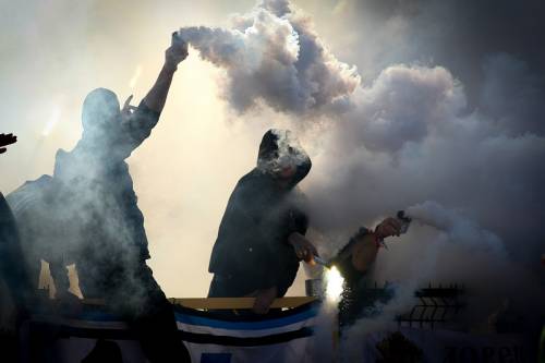 Tornano in libertà tre dei cinque ultras del Napoli dopo gli scontri con i tifosi del Verona