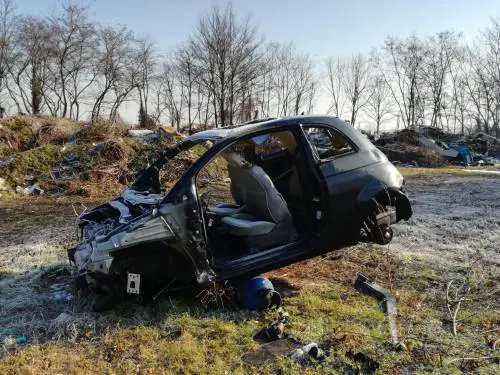 Milano, nomade esce dal carcere, ruba un'auto e aggredisce poliziotti