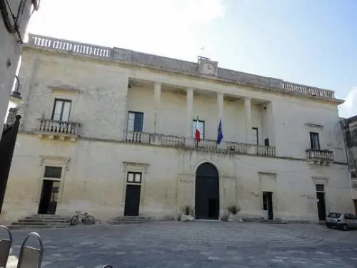 Otranto, spuntano le cimici al Comune