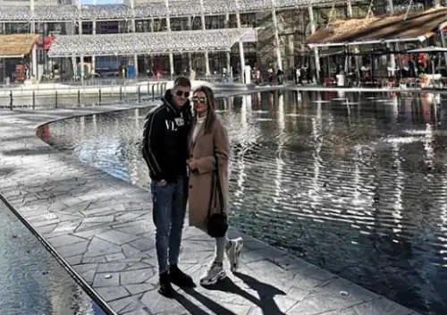 Milan, Piatek risveglio da re. E giro in centro con Paulina