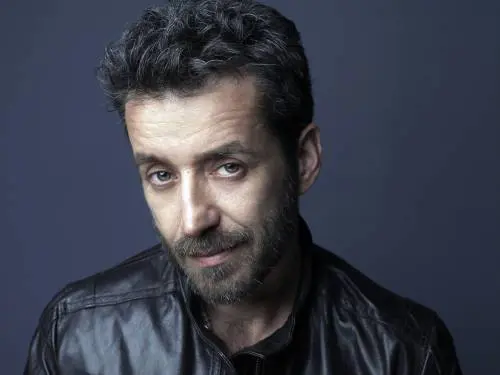 Daniele Silvestri: "Con Acrobati fuggivo dal mondo. Adesso canto la gioia di avere La terra  sotto i piedi"