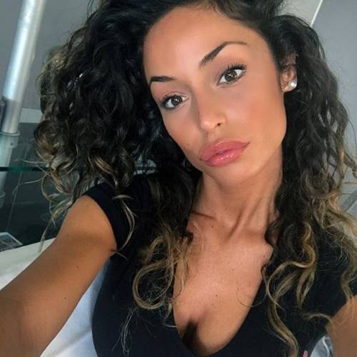 Raffaella Fico sexy su Instagram: gli scatti di lady Moggi