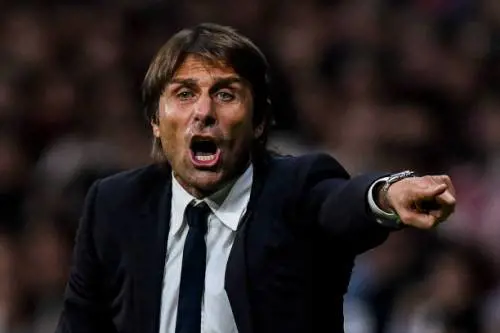 Juventus, tifosi infuriati con Conte: via la stella dallo Stadium