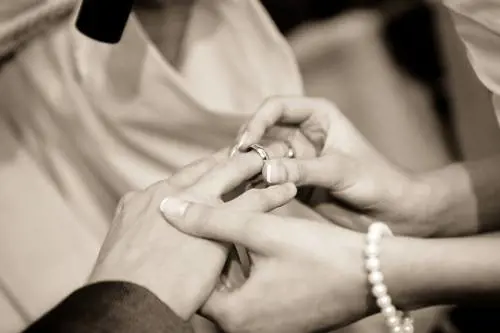 Il matrimonio rende le persone più forti