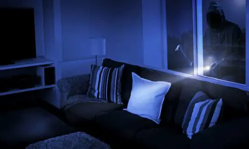 Fano, famiglia rapinata e presa in ostaggio