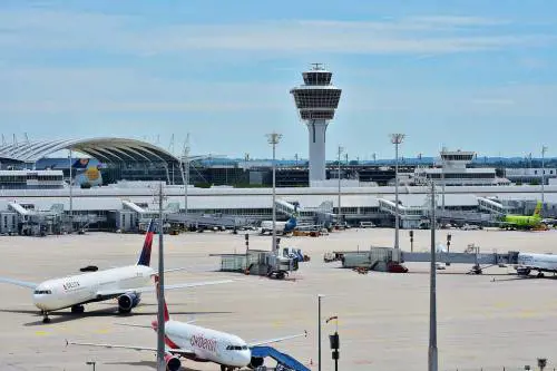 Napoli, arrestato all'aeroporto trafficante con 32 ovuli nella pancia