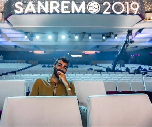Sanremo 2019, Marco Mengoni dal Teatro Ariston: "Ci vediamo qui"