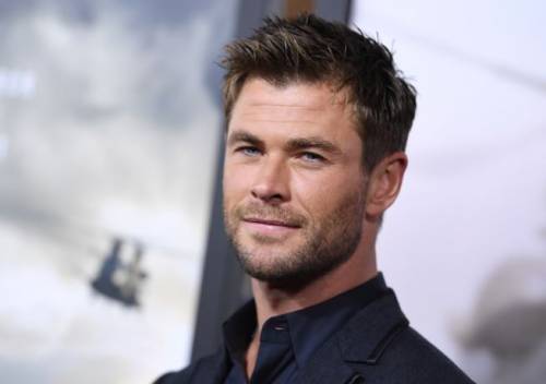 Chris Hemsworth: "Ho scelto di essere Thor per comprare una casa ai miei genitori"