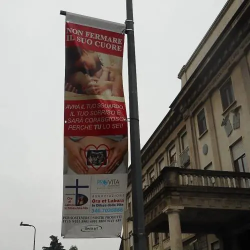 Spot per la vita e preghiere: torna il gruppo anti aborto
