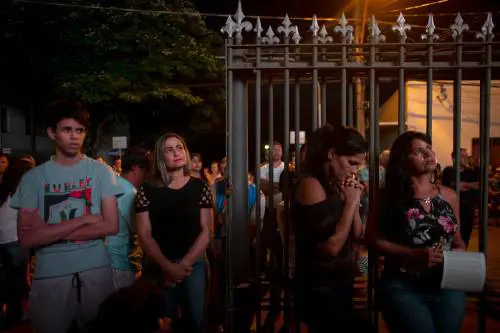 Crollo della diga in Brasile: i sopravvissuti ricordano le vittime 