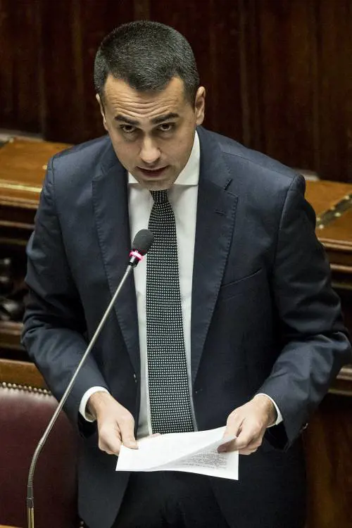 Banca Carige, ora Di Maio fa nomi e cognomi: "Ecco chi è responsabile del disastro"