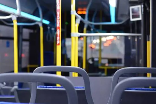 Viterbo, kosovaro minaccia autista poi spacca un vetro sul bus