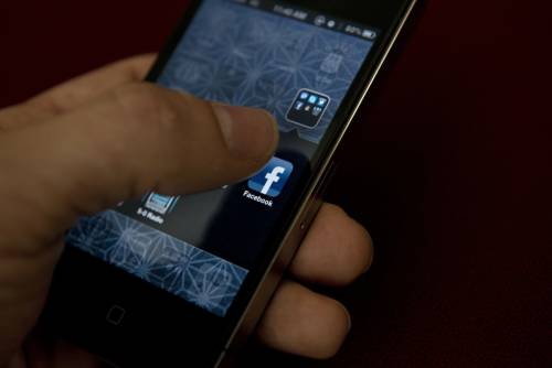 Centinaia di utenti italiani intercettati per errore con l'app del cellulare