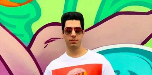 La nuova vita di Renzo Bossi, ora fa l'influencer su Instagram