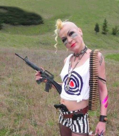 Punk, preti e modelli: ecco gli strani nipoti dei mostri della Storia