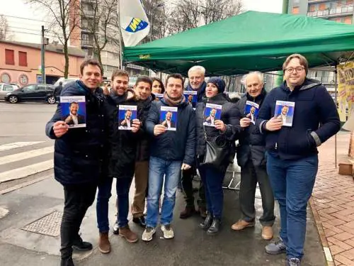 Mille gazebo leghisti per protestare contro il governo dell'inciucio