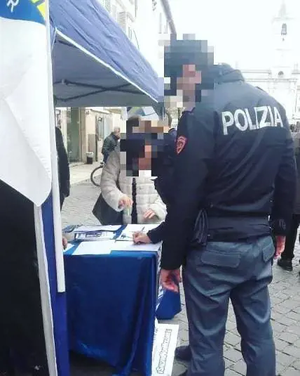 Poliziotti pro-Salvini, la Questura di Ascoli apre un’inchiesta
