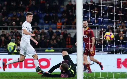 Piatek colpisce ancora. La Roma "bacia" Zaniolo e sbatte su super Gigio