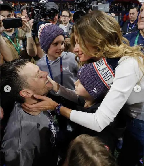 Il bacio che ha fatto sognare l’America del Super Bowl