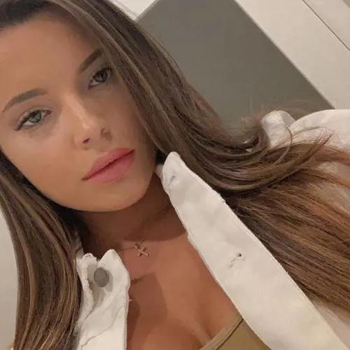 Veronika Khomyn da urlo su Instagram: le foto di lady McVay