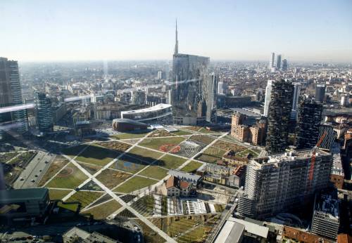 Milano, le panoramiche scattate da Palazzo Lombardia mostrano una città incantevole