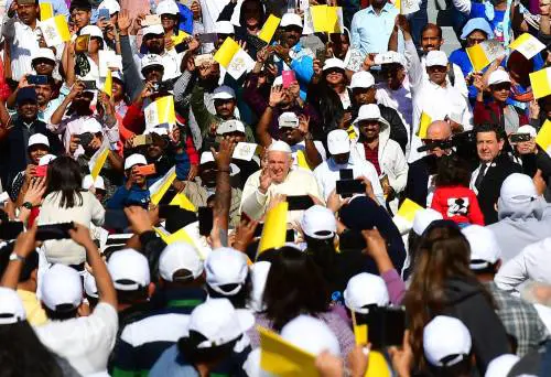 La Messa di papa Francesco negli Emirati