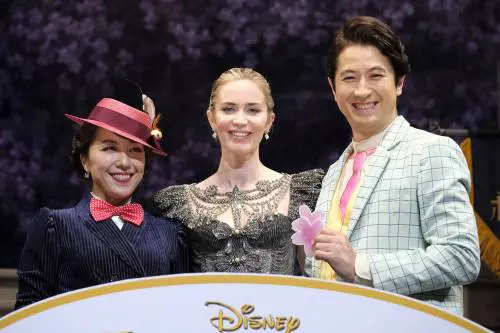 Emily Blunt alla prima giapponese di Mary Poppins.