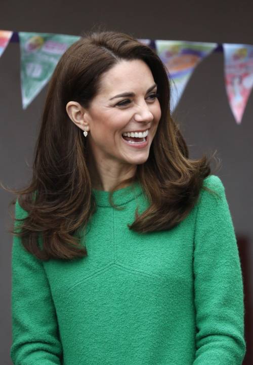 Kate Middleton raggiante per una visita ufficiale nel cuore di Londra