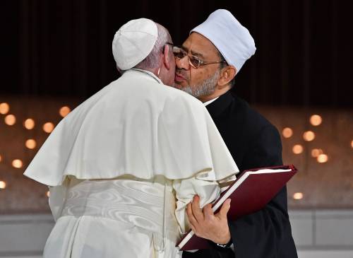 L'imam plaude al papa per il documento sulla Fratellanza