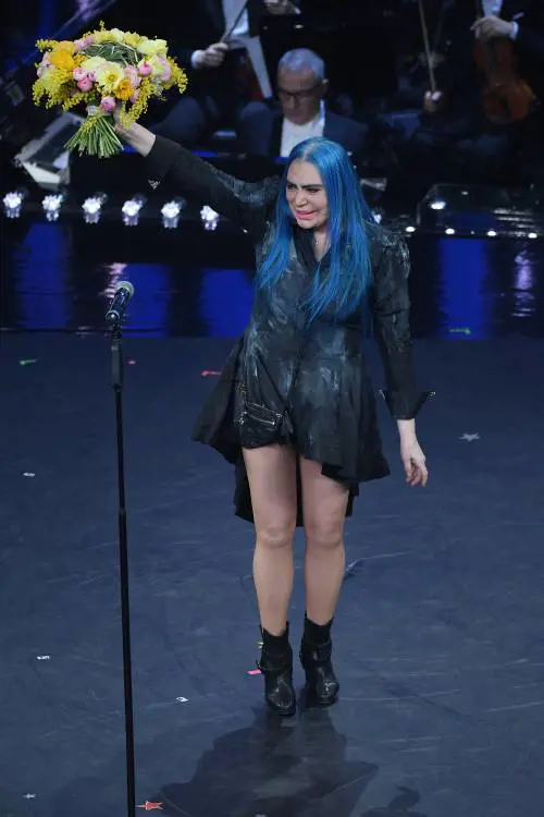 Sanremo 2019, minigonna inguinale per Loredana Bertè
