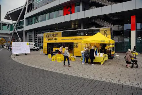 Amnesty è sotto accusa: "Assocazione razzista"