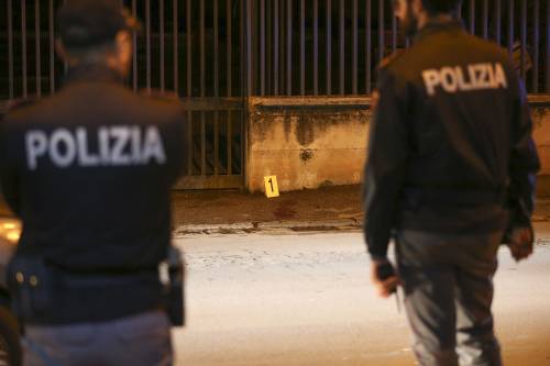 Viareggio, immigrato gli spacca la testa: il poliziotto è grave