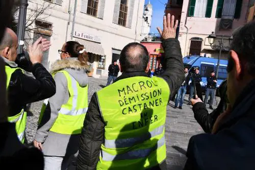 I gilet gialli "sconfinano" a Sanremo: "Non stiamo con Di Maio"