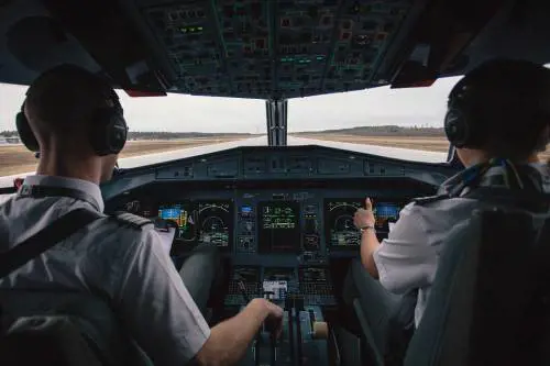 Paura in volo: pilota sviene a 10mila metri di altezza