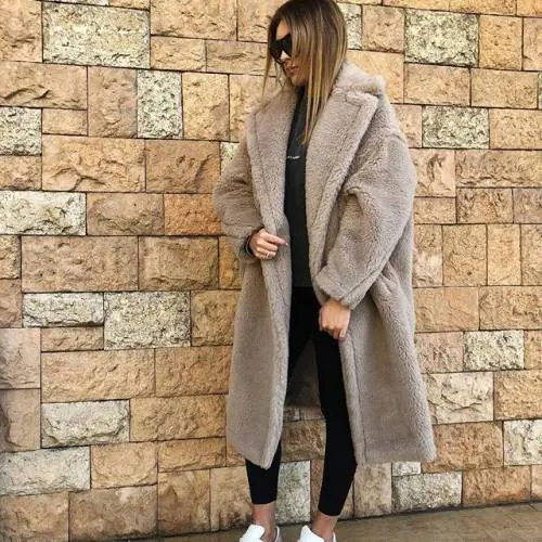 Paulina Procyk è l'arma in più di Krzysztof: gli scatti di lady Piatek