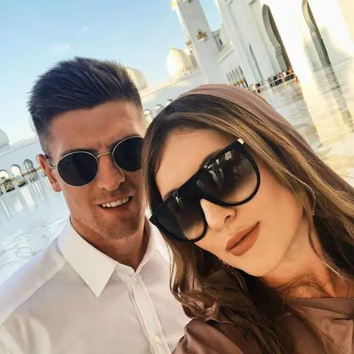 Piatek ha stregato i tifosi del Milan: Paulina ha fatto lo stesso con l'attaccante rossonero