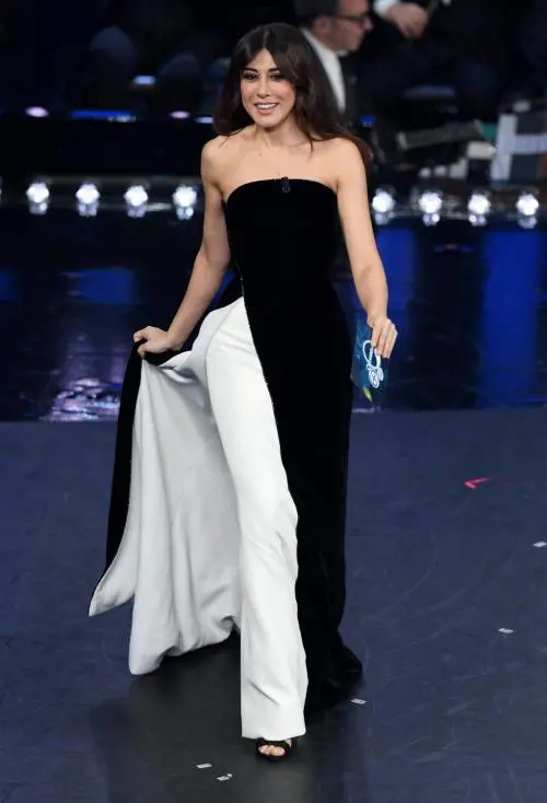 Sanremo, tutti i look di Virginia Raffaele