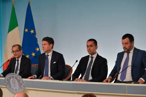 Bankitalia, Tria stoppa Salvini e Di Maio: ​"La sua indipendenza va difesa"