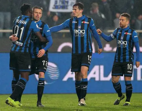 Serie A, l'Atalanta vince in rimonta e aggancia Roma e Lazio al quarto posto