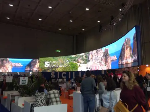 Centinaio alla Bit: "Un progetto unitario per promuovere l'Italia"