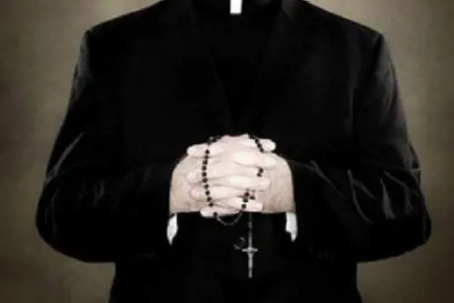 L'esercito dei preti sposati. "Ricchezza per la Chiesa"