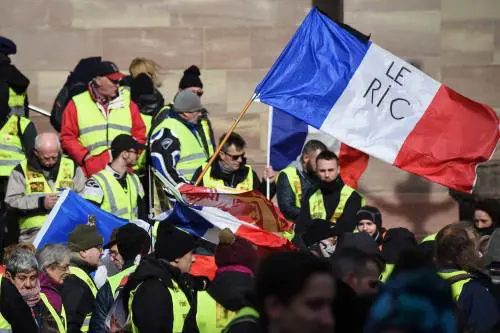 La leader dei gilet gialli: "Di Maio? Un'ingerenza, non guardiamo all'Italia"