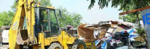 Roma, smantellato campo abusivo: 15 baracche abbattute