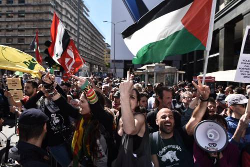 "Israele Stato assassino", insulti alla Brigata ebraica indagati nove antagonisti