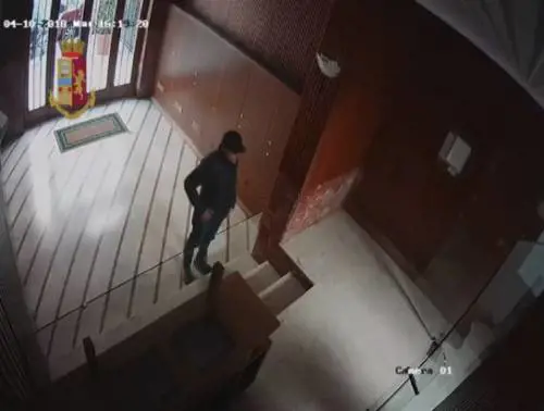 Palermo, il "mostro" dell'ascensore che aspettava le mamme e poi le assaliva: preso