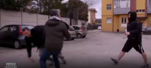 Il reporter Piervincenzi aggredito a Pescara: indagava sui clan