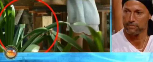 Isola dei Famosi, caos in diretta: i naufraghi manomettono la macchina del riso. Beccati dalla produzione