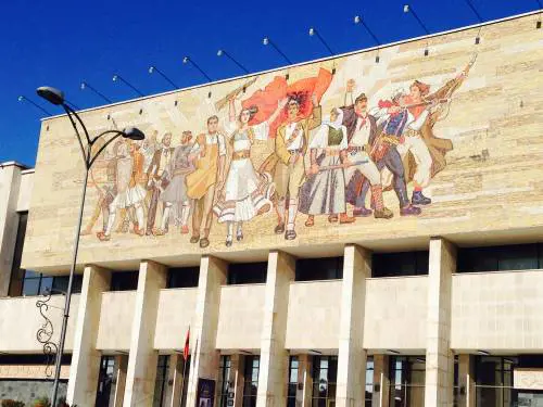 I Paesi ex comunisti Immagini e simboli dell'eredità passata che non si scorda