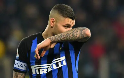 Icardi, la sorella lo attacca e lui risponde: "Trovati un lavoro e lasciami stare"